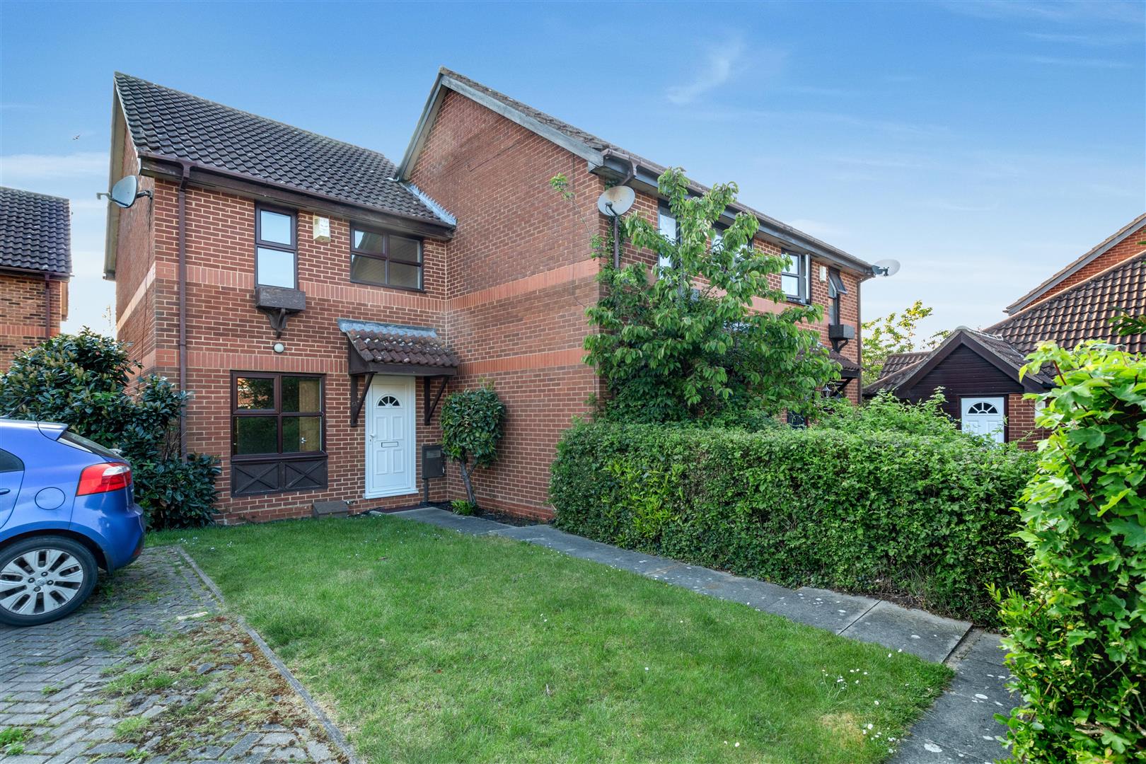 2 bed property in Boxberry Gardens, Milton Keynes